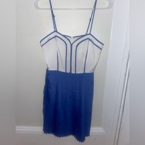 Two toned summer dress! Bustier-style top and pleaded flowy bottom